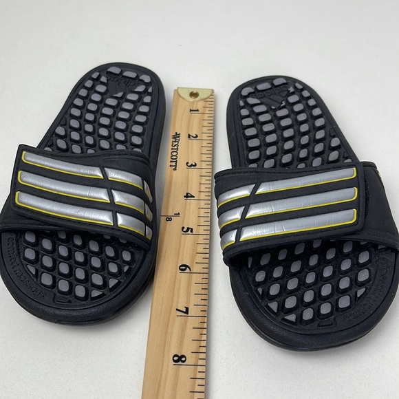ADIDAS kids slides size 12K - Picture 4 of 15